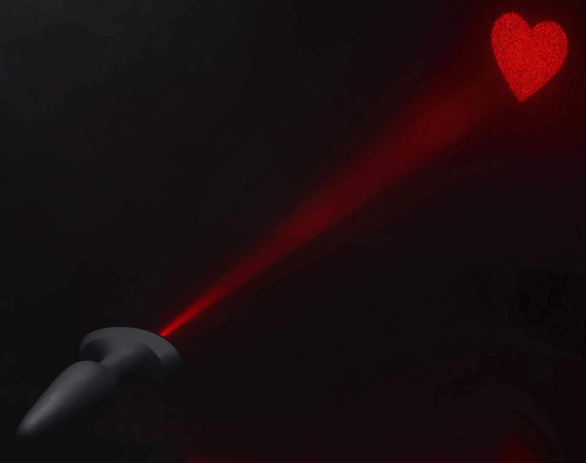 28x Laser Heart Silicone Anal Plug With Remote &ndash
