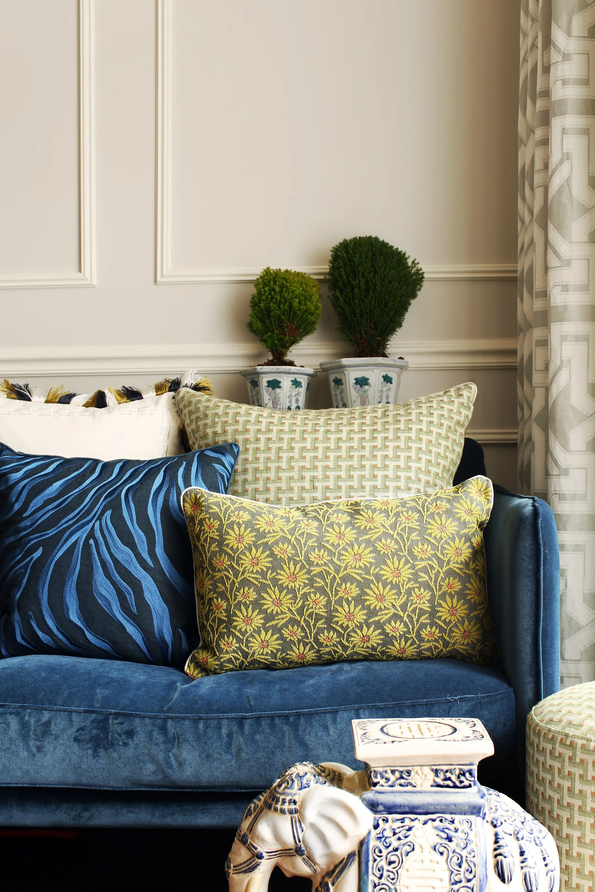 Cushion Amina Navy
