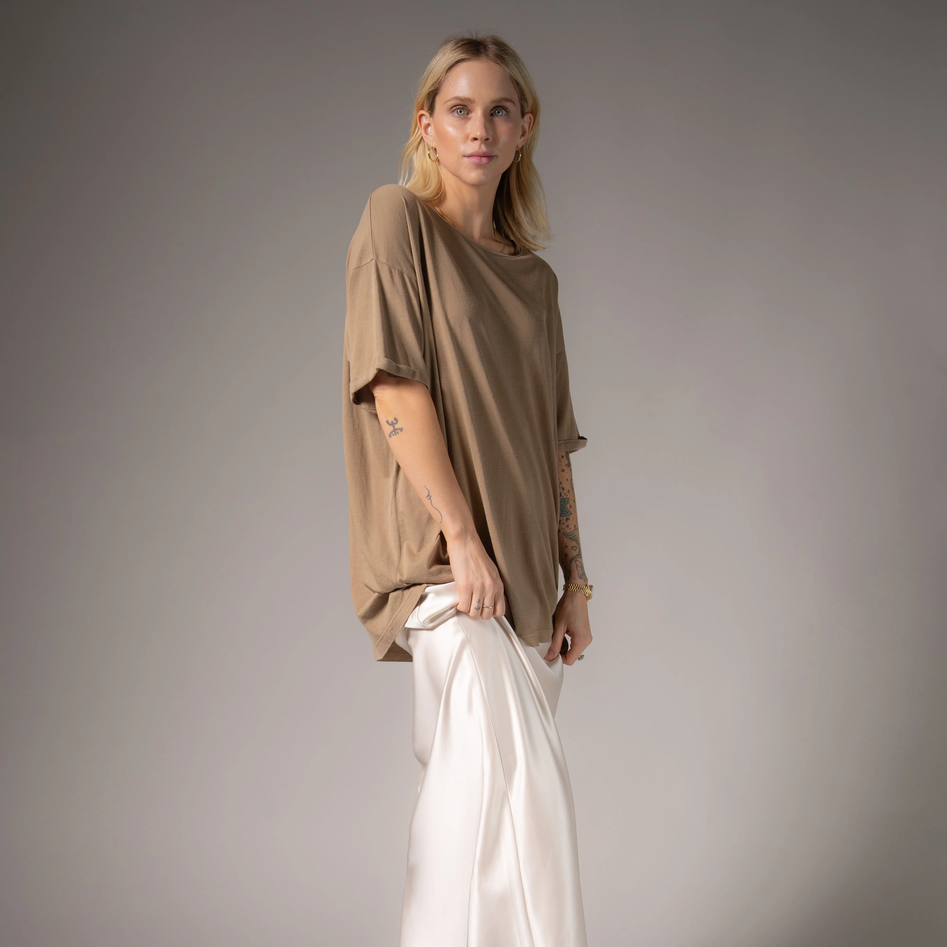Essentials - Oversized Tee - Camel Gold
