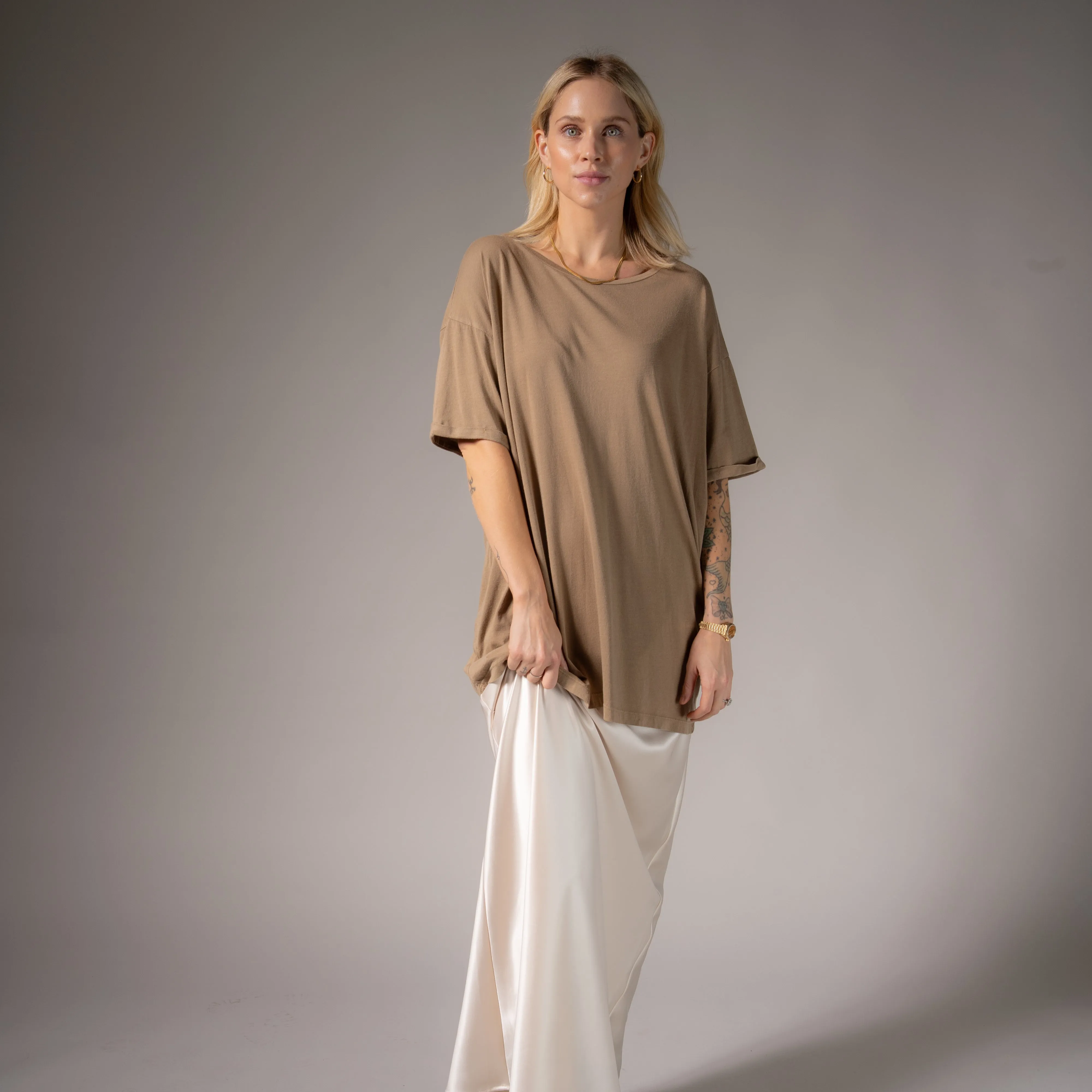 Essentials - Oversized Tee - Camel Gold