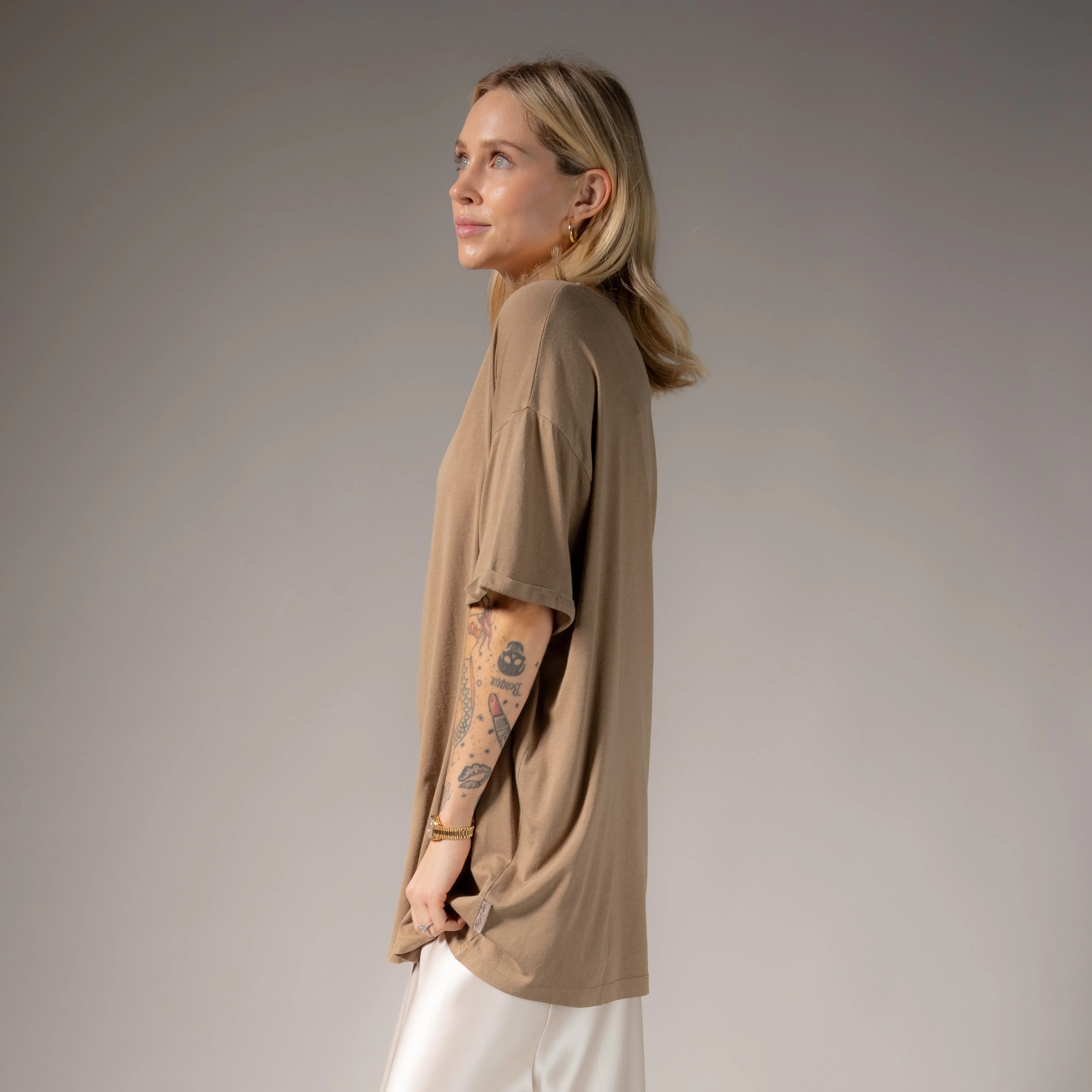 Essentials - Oversized Tee - Camel Gold
