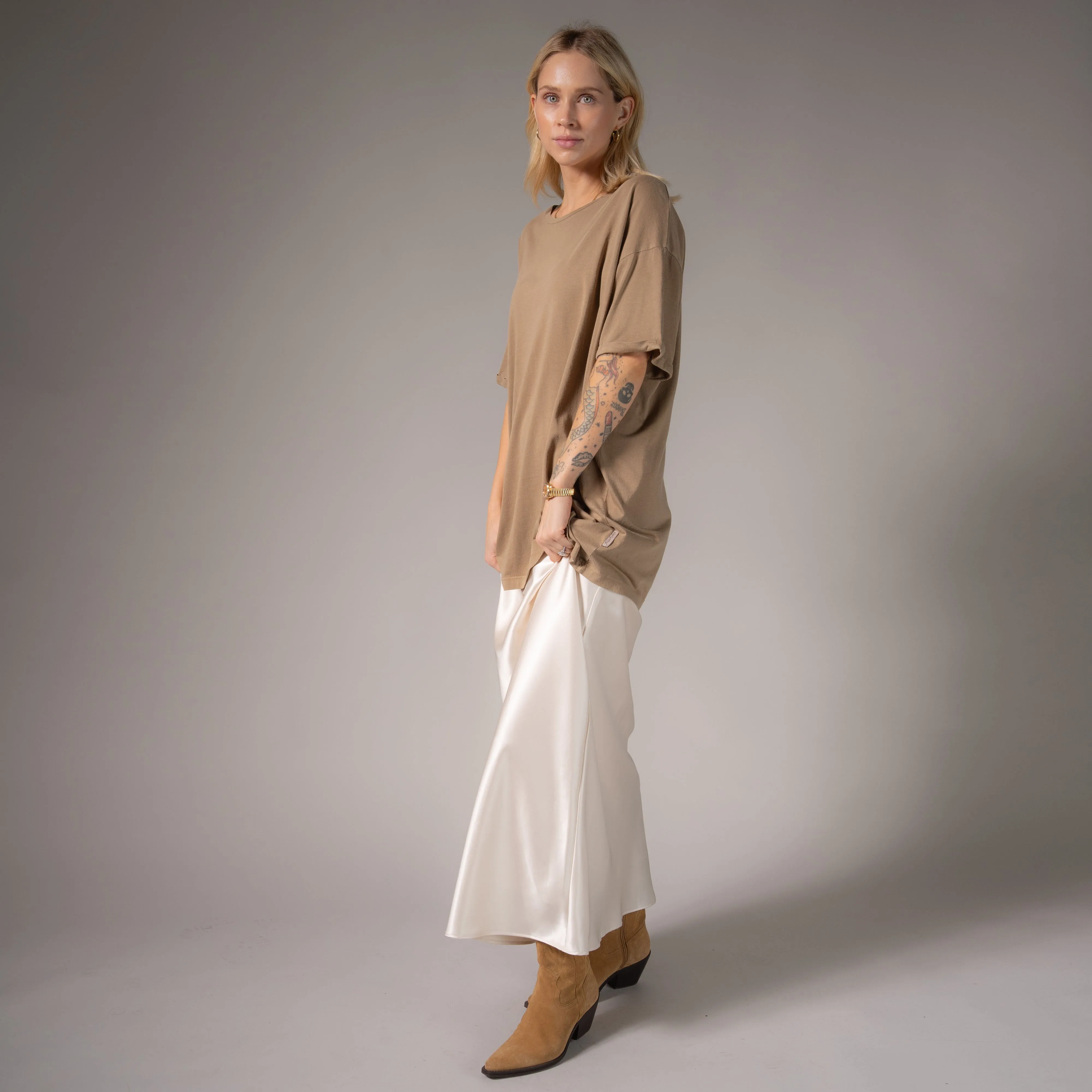 Essentials - Oversized Tee - Camel Gold