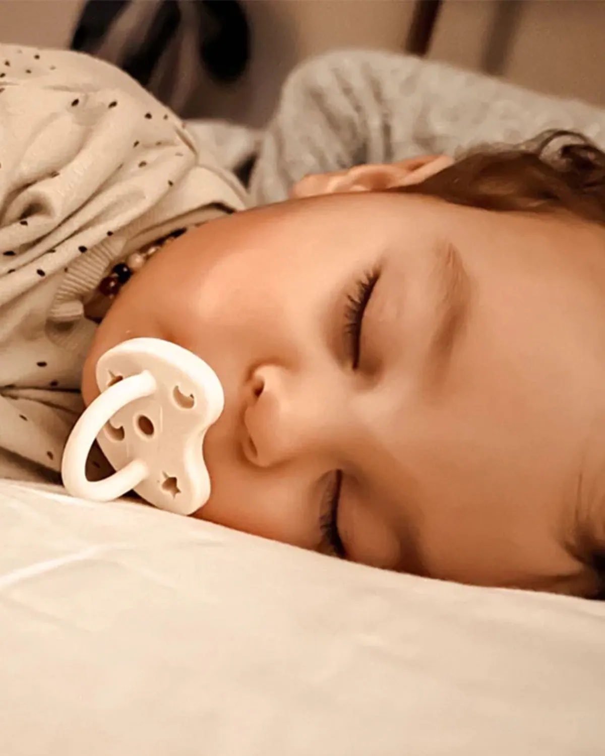 Milky White Pacifier <br> Hevea
