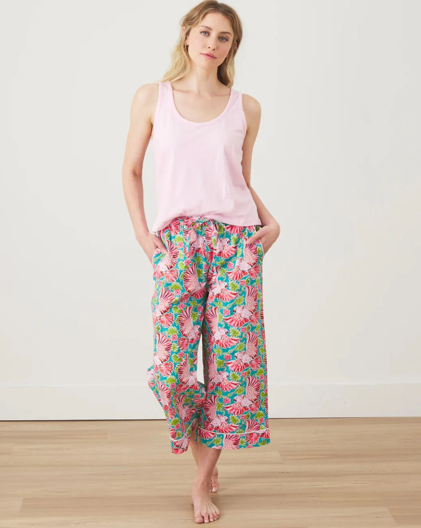 Playful Parrot Cropped Pant