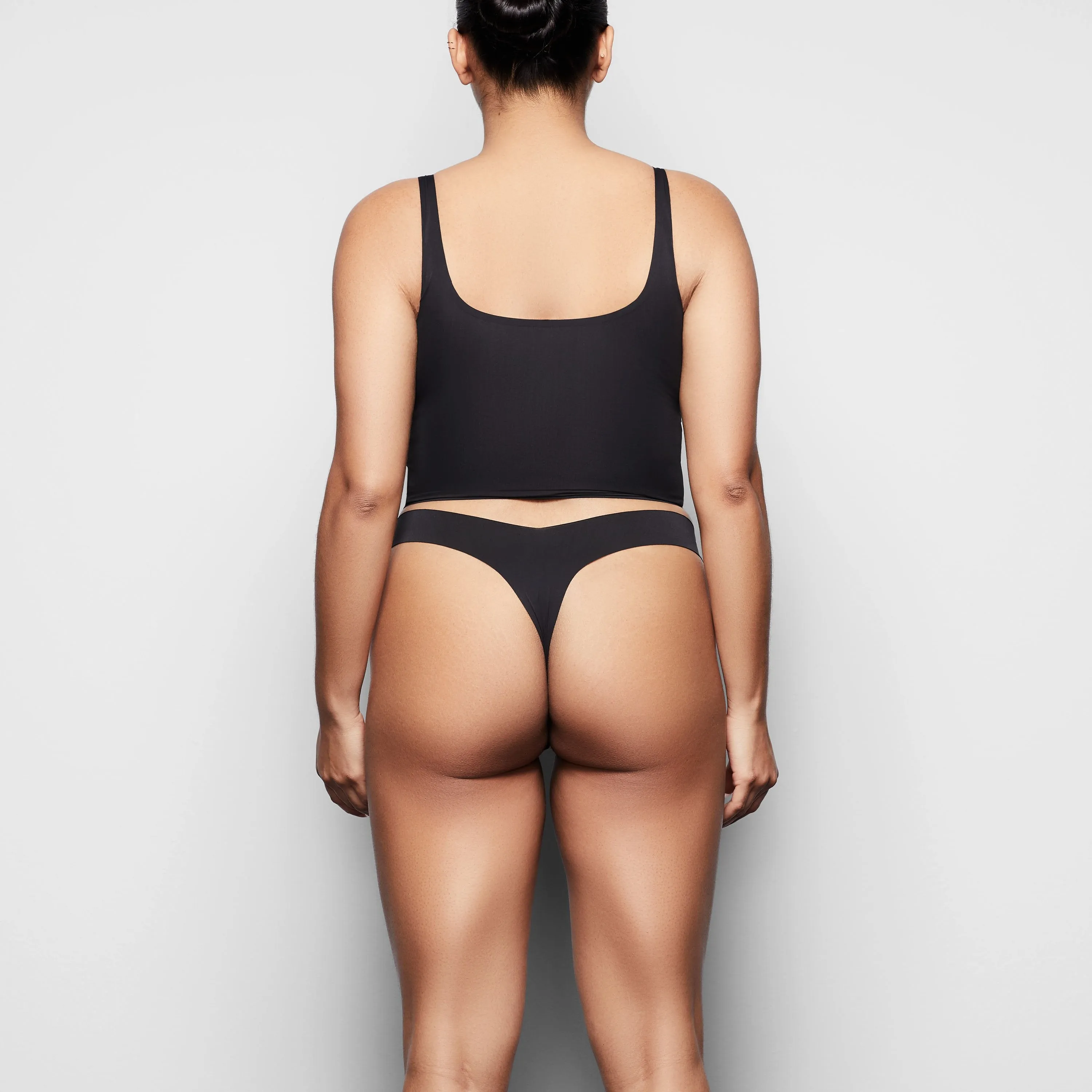 SMOOTH ESSENTIALS DIPPED THONG | ONYX