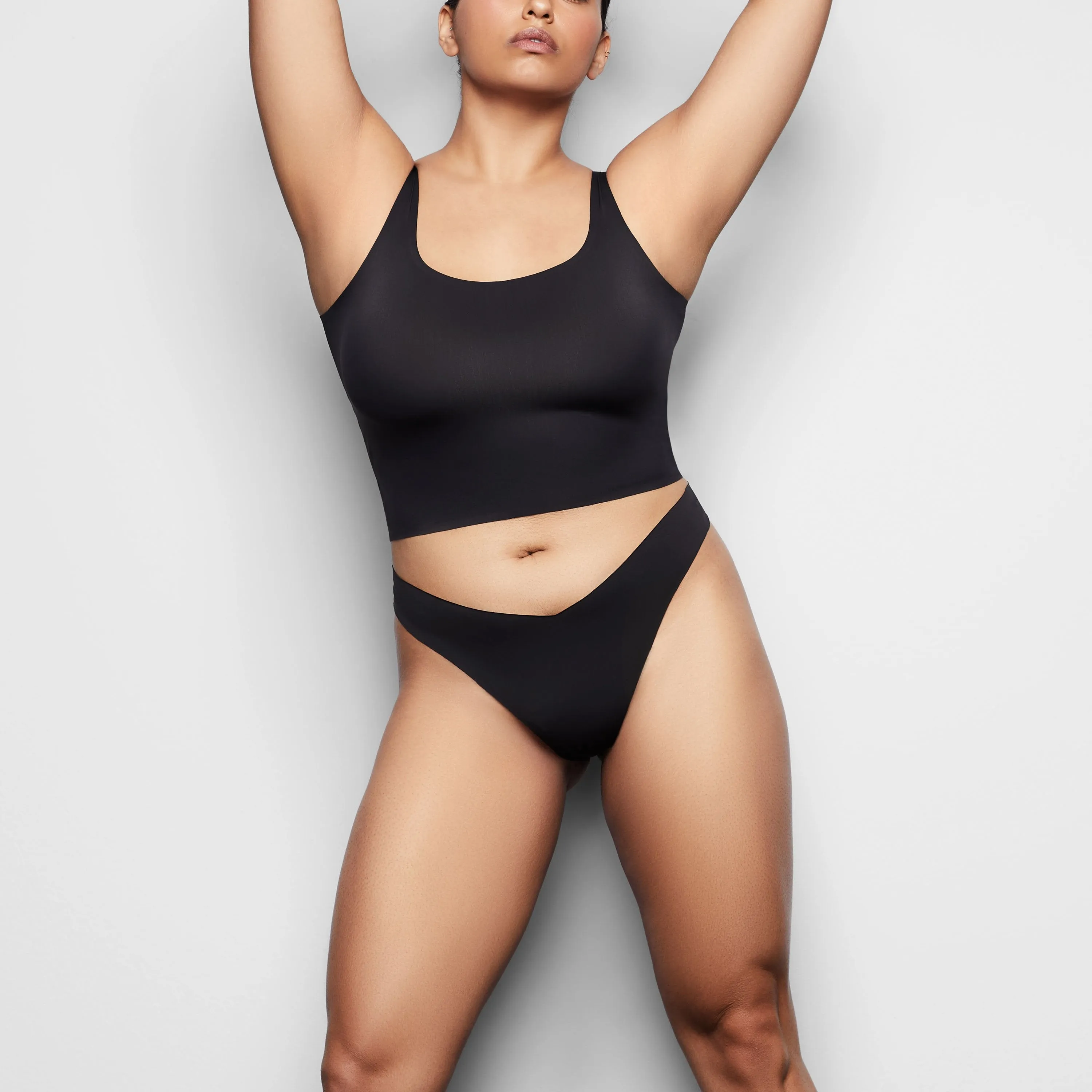 SMOOTH ESSENTIALS DIPPED THONG | ONYX